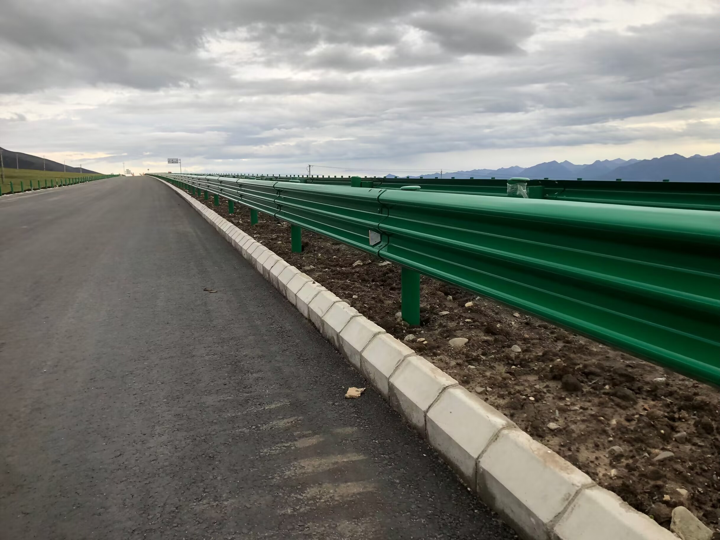 荥经县乡村公路波形护栏三波波形护栏 - 推荐